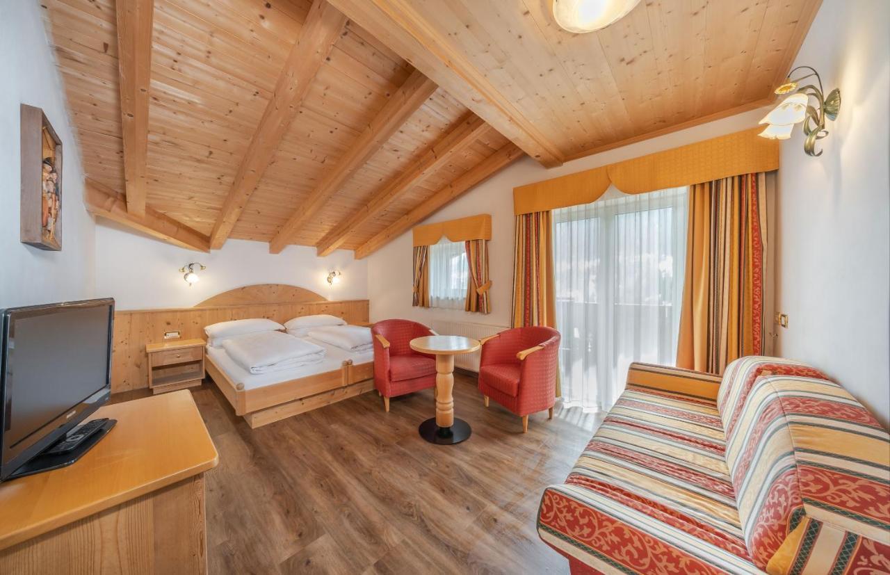 Hotel Rodella Сельва-ди-Валь-Гардена Экстерьер фото